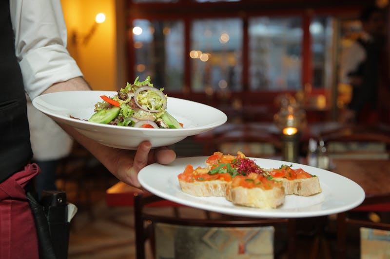 Restaurant scheduling